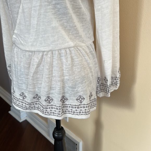 Sanctuary like new new tags white lightweight sweater with embroider details XL - Picture 2 of 7